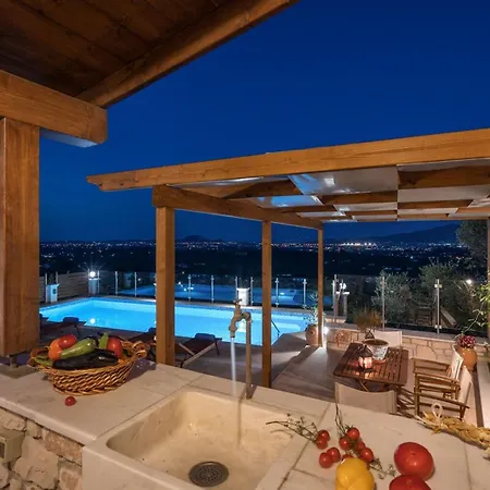 Clairy 3-bedroom With Private Pool Pandokrátor