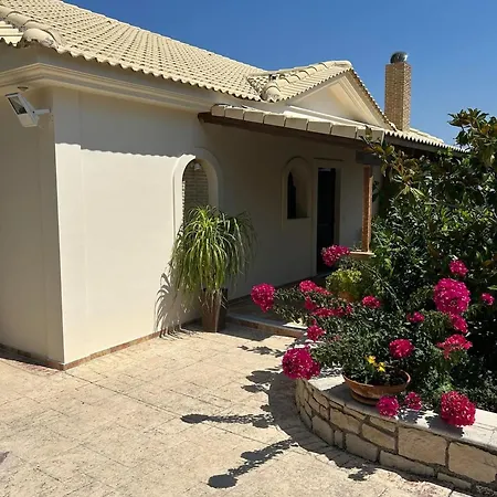 Clairy 3-bedroom With Private Pool Villa Pandokrátor