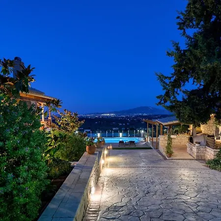 Clairy 3-bedroom With Private Pool *