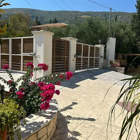 Clairy 3-bedroom With Private Pool *