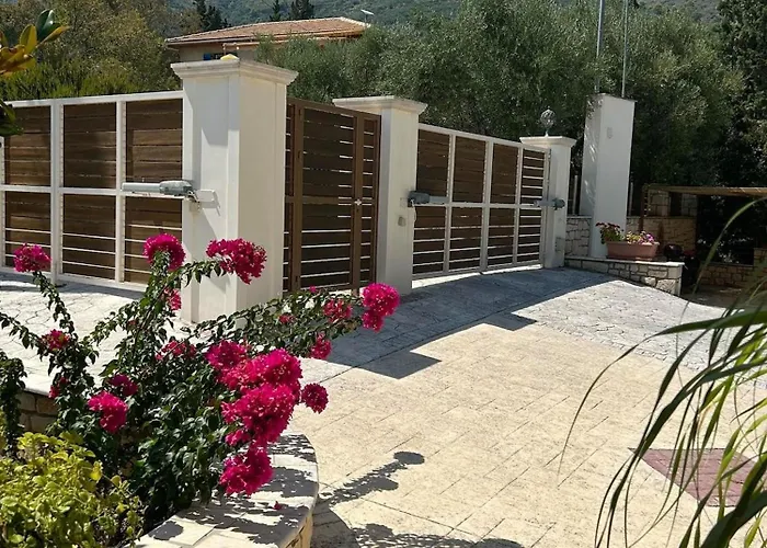 Clairy 3-bedroom With Private Pool *